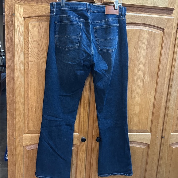 Lucky Brand jeans. - Picture 2 of 5